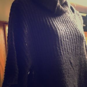 BCBG GRAY KNITTED SWEATER. SUMMER TIME DISCOUNT